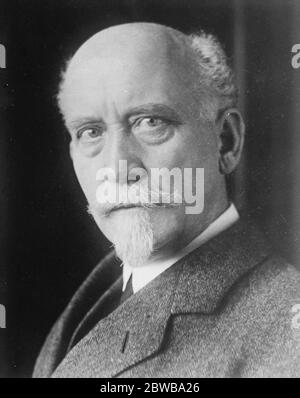 Philipp Scheidemann , a German Social Democratic politician ( SDP ) and was the second Chancellor of the Weimar Republic . 1924 Stock Photo