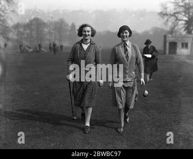 Women's automobile sports association open golf meeting at Wentworth club . Miss Sylvia Bayley and Mrs H S Matthews . Stock Photo