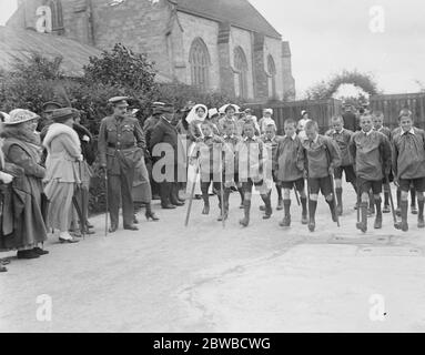 King Manoel and Queen Augusta of Portugal visit the Princess Louise Military Orthopaedic Hospital at Chailey . A march of cripples . 18 June 1918 Stock Photo