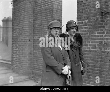 Lifeboat Heroes Decorated in London Two of the women who dragged the Boulmer lifeboat ( Northumberland ) Lifeboat for 1 1/4 miles in a blizzard Miss N Stephenson ( Left ) Mrs B Stanton 14 April 1926 Stock Photo