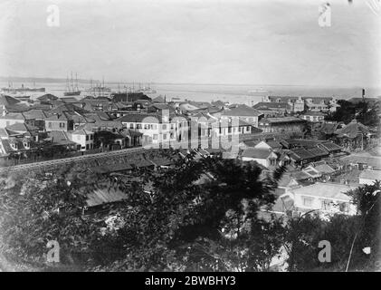 Great earthquake at Yokohama . Town reported on fire . A general view of the City and Harbour . 3 September 1923 Stock Photo