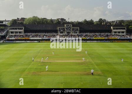 1987 Nat West Trophy final between Nottinghamshire v Northamptonshire. Lords cricket ground featuring the old grandstand and father time weather vane. St John’s Wood, London. UK. 1987 Stock Photo