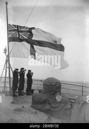 Memorial service off Start Point for HMS M1 Buglers sounding the last post . 19 November 1925 Stock Photo