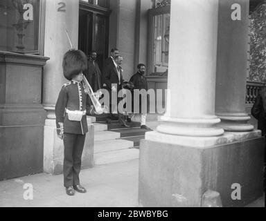 The King and Ras Tafari leaving 2 , Albert Gate . 8 July 1924 Stock Photo