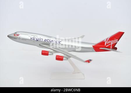 航空機・ヘリコプター BIG BIRD 1/500 virgin atlantic B747-400 BIG BIRD 1/500 virgin atlantic B747-400 - メルカリ