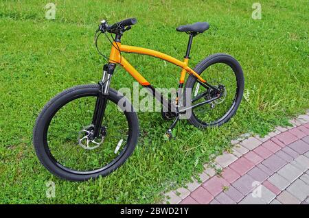 Green and orange online mountain bike