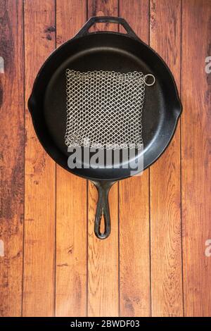 Small Ring Chainmail Scrubber - for Cast Iron, Stainless Steel