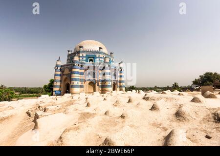 Tomb of Bibi Jawindi at necropolis of Uch, Uch Sharif, Bahawalpur district, Punjab Province, Pakistan, South Asia, Asia Stock Photo