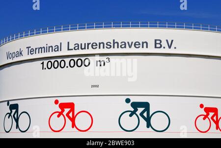 port of rotterdam / botlek, netherlands - 2010-07-20 --- vopak tankterminal laurenshaven - tank decorated on occasion of tour de france 2010 Stock Photo