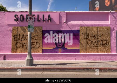 Los Angeles, USA. 31st May, 2020. Retail store on Melrose Avenue in Los Angeles following George Floyd protests in Los Angeles, USA. Credit: Jim Newberry/Alamy Live News. Stock Photo