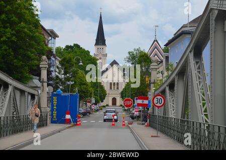 Grenzübergang zwischen Laufen und Oberndorf, Deutschland und Österreich, in Coronaviruszeit, Kontrolle, Grenzbrücke, 31.05.2020 Stock Photo