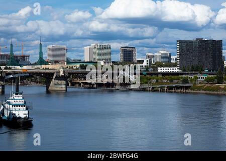 Steamboat on river, Portland, Oregon, USA Stock Photo