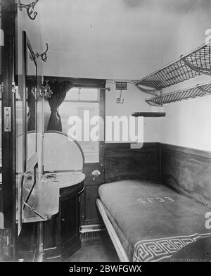 Innovations on Great Northern Railway Interior of new sleeping car 11 April 1922 Stock Photo