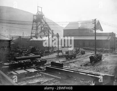 The Coal Crisis South Wales miners in revolt Llwynypia Men ' s protest strike . Scotch Collieries Llwynypia Rhondda , South Wales 4 October 1920 Stock Photo