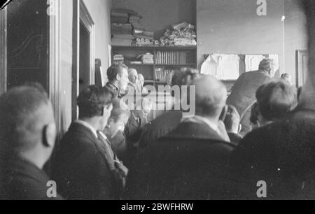 The hay poison case . A new photograph of Major Armstrong listening intently to the evidence . 11 January 1922 Stock Photo