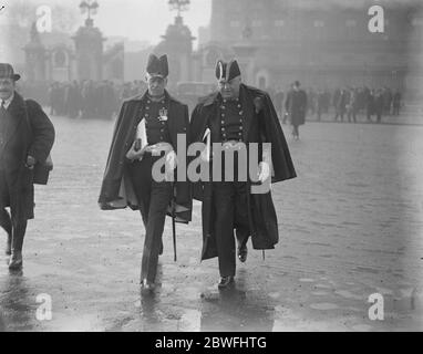 Investiture at Buckingham Palace . Captain Somerville and Rear Admiral Heard , both decorated with a CBE . 22 February 1923 Stock Photo