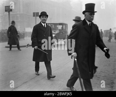 New Elected Parliament Assembles Sir Robet Horne arriving at Westminster , London 20 November 1922 Stock Photo