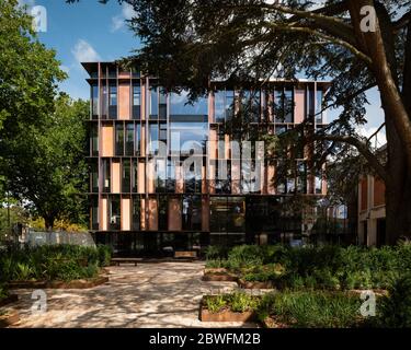 Exterior view. Beecroft Building, Oxford, United Kingdom. Architect: Hawkins Brown Architects LLP, 2018. Stock Photo