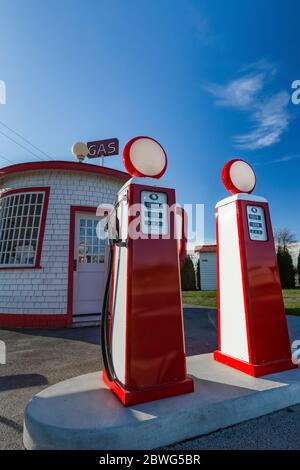 Teapot Dome Service Station, originally a gas station and now a visitor center for Zillah, Washington State, USA [No property release; available for e Stock Photo