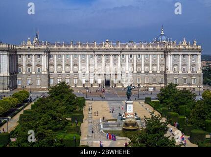 Palacio Real visto desde el Teatro Real. Madrid. España Stock Photo