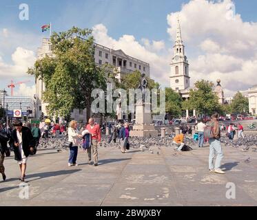 1995 Street scene in Trafalgar Square, central London, south East England, UK Stock Photo
