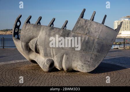 Merchant Seafarer's War Memorial, Cardiff Bay, Wales UK Stock Photo