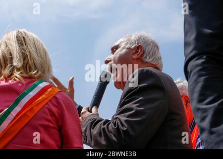 Roma, Italia. 02nd June, 2020. Orange waistcoat demonstration in Rome led by General Pappalardo Antonio Credit: SPP Sport Press Photo. /Alamy Live News Stock Photo