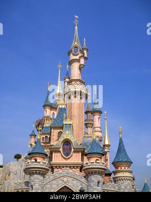 Sleeping Beauty's Castle, Disneyland Paris Stock Photo - Alamy