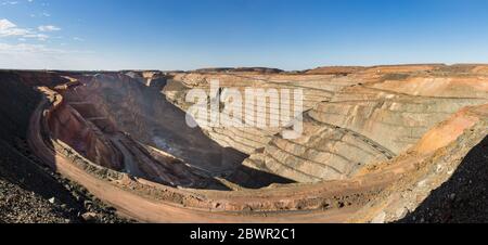 Panoramic view of the enormous Super Pit, a gold mine in Kalgoorlie, Western Australia Stock Photo