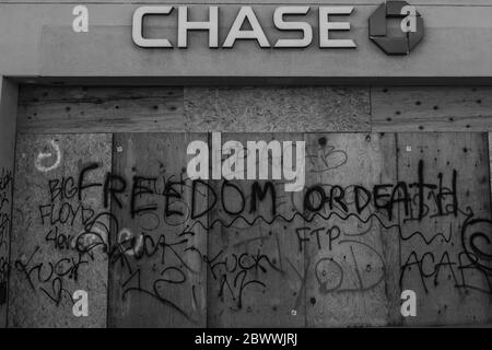 Oakland, Ca. 2nd June, 2020. Graffiti in Oakland, California on June 2, 2020 after the death of George Floyd. Credit: Chris Tuite/Image Space/Media Punch/Alamy Live News Stock Photo