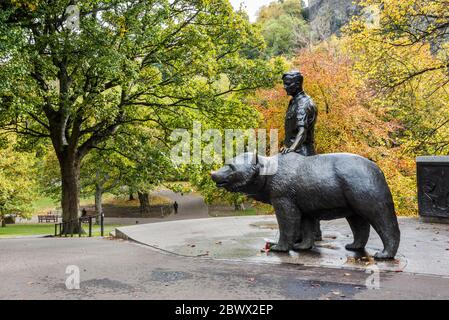 Statue of Wojtek the Bear in Princes Street Gardens Edinburgh Scotland. Stock Photo