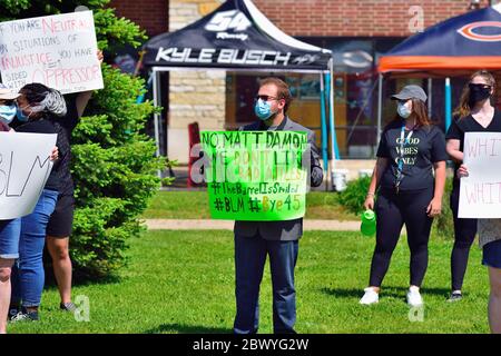 Bartlett, Illinois, USA. People at a demonstration near a community police station in the wake of the death of George Floyd. Stock Photo