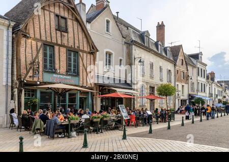 France, Indre et Loire, Loire Valley listed as World Heritage by UNESCO, Amboise, animated street in the city // France, Indre-et-Loire (37), Val de L Stock Photo