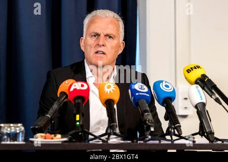 04-06-2020, Press conference Peter R de Vries. Marengo proces. counselor crown witness. Pers conferentie Peter R. De Vries, vertrouwenspersoon kroongetuige, Marengo proces Credit: Pro Shots/Alamy Live News Stock Photo