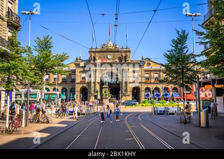 View from the Bahnhofstrasse to the main station, Zurich HB, Zurich Old Town, Zurich, Canton Zurich, Switzerland Stock Photo