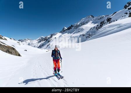 France, Savoie (73), Tarentaise, La Rosière, Haute-Tarentaise valley, ski touring up to the Col de Louïe Blanche (2524m) Stock Photo