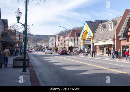 Tourists on Parkway, the main street, during high season in winter, in Gatlinburg, Tennessee, USA. Stock Photo