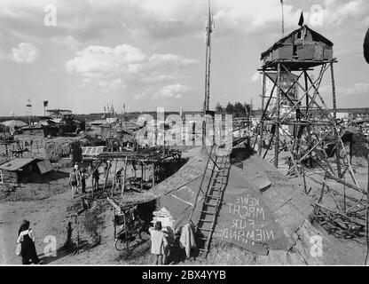 Germany / Atomic Technology / 1980Occupied village in Gorleben, Republic of Free Wendland. Demonstrators have occupied the area and live there. The final storage for highly radioactive nuclear waste is to be built here. Soon afterwards, the storage facility will be cleared, but even in 2002 there is still no final storage facility there. // Energy / 1980s / Atomic energy / Environment / Demonstration / Anti-nuclear energy / Political issues [automated translation] Stock Photo