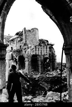 German paratroopers at Monte Cassino, 1944 Stock Photo - Alamy