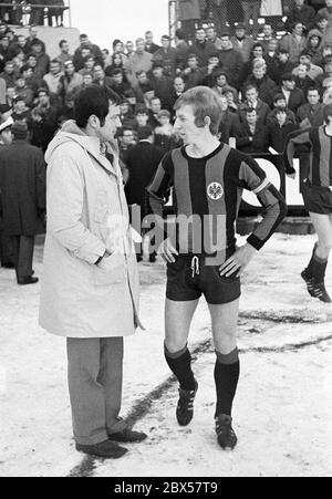 Juergen Grabowski in conversation, Bundesliga, season 1969/1970, Borussia Moenchengladbach vs. Eintracht Frankfurt 1: 2. Stock Photo