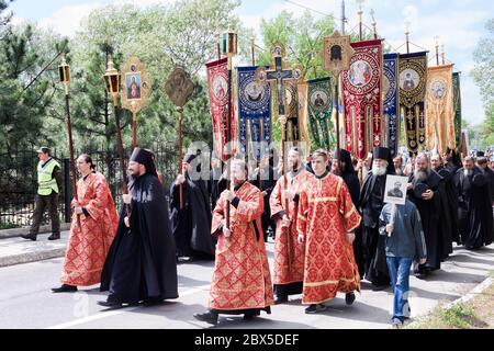 SVIATOHIRSK, UKRAINE - MAY 9, 2019: The procession to the Sviatohirsk Lavra in memory of those killed in World War II Stock Photo