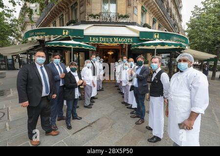 REOPENING BRASSERIE LES DEUX MAGOTS AFTER THE LOCKDOWN Stock Photo