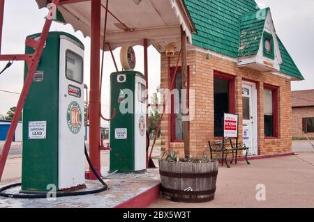 Vintage Gas Station by Steve Snyder