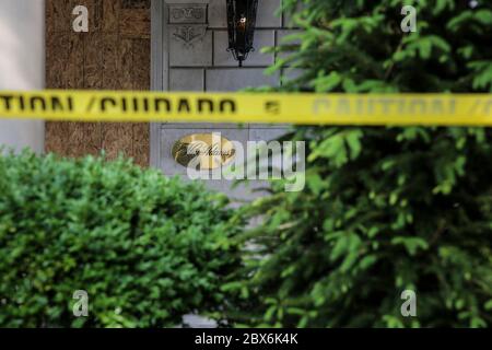 Washington, USA. 05th June, 2020. A boarded up, The Hay Adams Hotel is seen in Washington, DC, on June 5. (Photo by Oliver Contreras/SIPA USA) Credit: Sipa USA/Alamy Live News Stock Photo