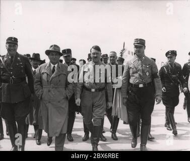 Adolf Hitler, Hungarian Prime Minister Gyula Gömbös and Hermann Goering ...