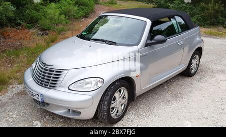 Bordeaux , Aquitaine / France - 06 01 2020 : PT Cruiser retro Chrysler vintage car in convertible grey parked in street Stock Photo