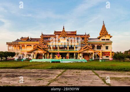 Shwemawdaw Pagoda in Bago Pegu, Myanmar. It is often referred to as the Golden God Temple.