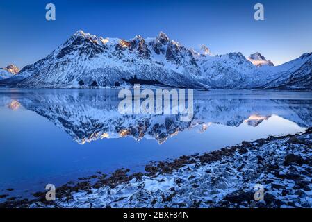 Austnesfjorden viewed from Støvelhaugen (Austvågsøya island, Lofoten, Norway) ESP: Austnesfjorden visto desde Støvelhaugen (Lofoten, Noruega) Stock Photo