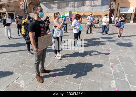 Ferrara, June 6, 2020. Flash mob for George Floyd, a black man killed by police in Minneapolis (Usa), in Ferrara, Italy. Credit: Filippo Rubin / Alamy Live News Stock Photo