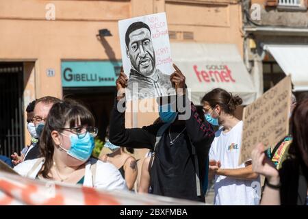 Ferrara, June 6, 2020. Flash mob for George Floyd, a black man killed by police in Minneapolis (Usa), in Ferrara, Italy. Credit: Filippo Rubin / Alamy Live News Stock Photo